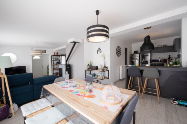 A vendre à Concarneau maison contemporaine de 6 pièces proche de la voie verte et des commerces