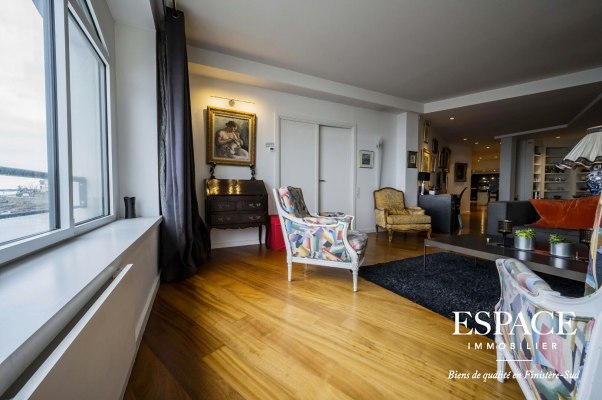 A Concarneau face à la mer appartement de 154 m² avec grande terrasse, garage double et cave