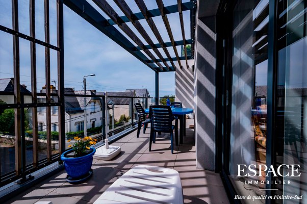 Concarneau La Corniche Appartement de 116 m² avec terrasse, cave et deux garages