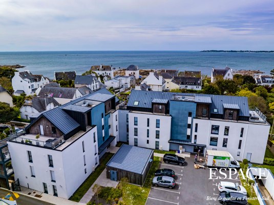Concarneau La Corniche Appartement de 116 m² avec terrasse, cave et deux garages