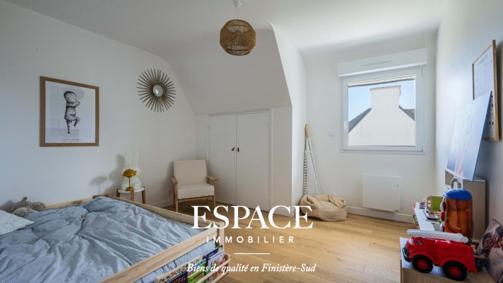 A vendre à deux pas de la plage des Sables Blancs - belle maison familiale à la rénovation contemporaine