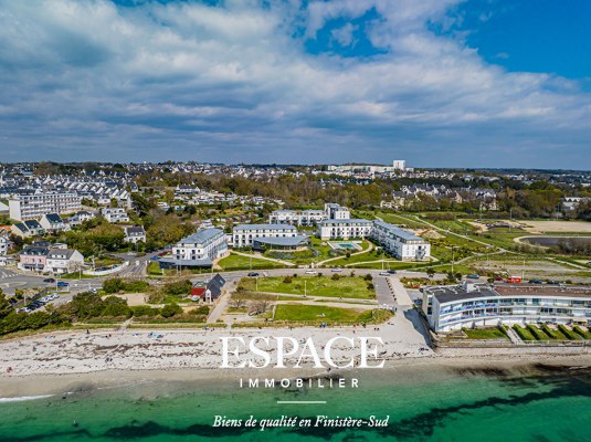 A vendre à Concarneau devant la plage des Sables Blancs bel appartement  3 pièces avec balcon &amp; parking privatif