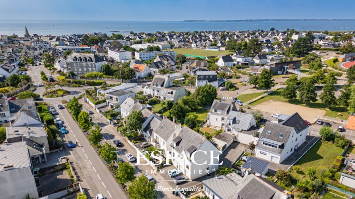 A vendre à Larmor Plage appartement 2 pièces avec balcon & garage