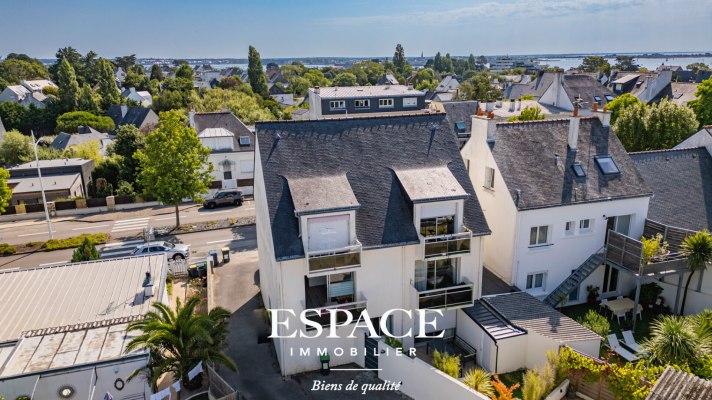 A vendre à Larmor Plage appartement 2 pièces avec balcon &amp; garage