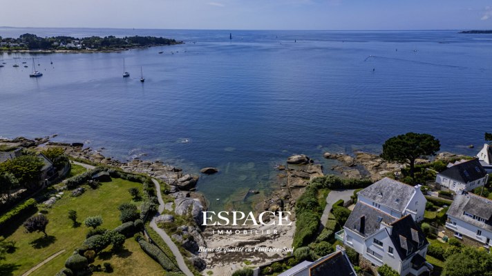 A vendre à CONCARNEAU - Maison située au calme avec grandes terrasses à deux pas du bord de mer