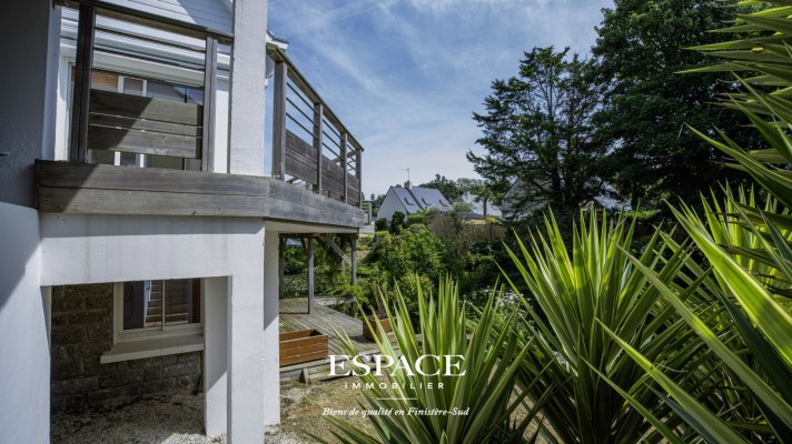 A vendre à CONCARNEAU - Maison située au calme avec grandes terrasses à deux pas du bord de mer