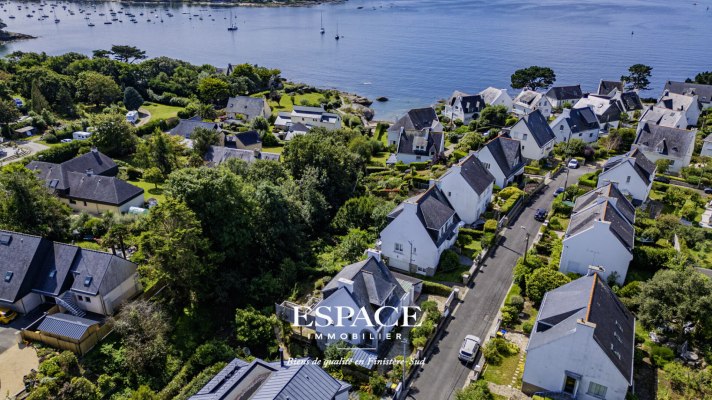 A vendre à CONCARNEAU - Maison située au calme avec grandes terrasses à deux pas du bord de mer