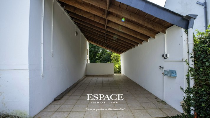 A vendre à CONCARNEAU - Maison située au calme avec grandes terrasses à deux pas du bord de mer