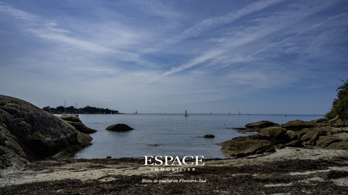 A vendre à CONCARNEAU - Maison située au calme avec grandes terrasses à deux pas du bord de mer