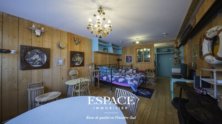 A vendre au centre-ville de Concarneau maison de charme &amp; emplacement prisé