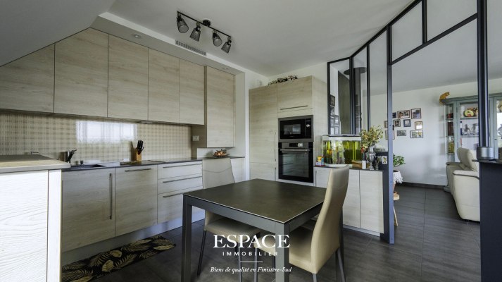 A vendre à Concarneau appartement d'exception 4 pièces de 102 m² en dernier étage avec grande