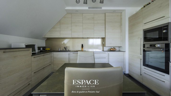 A vendre à Concarneau appartement d'exception 4 pièces de 102 m² en dernier étage avec grande