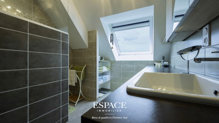 A vendre à Concarneau appartement d'exception 4 pièces de 102 m² en dernier étage avec grande