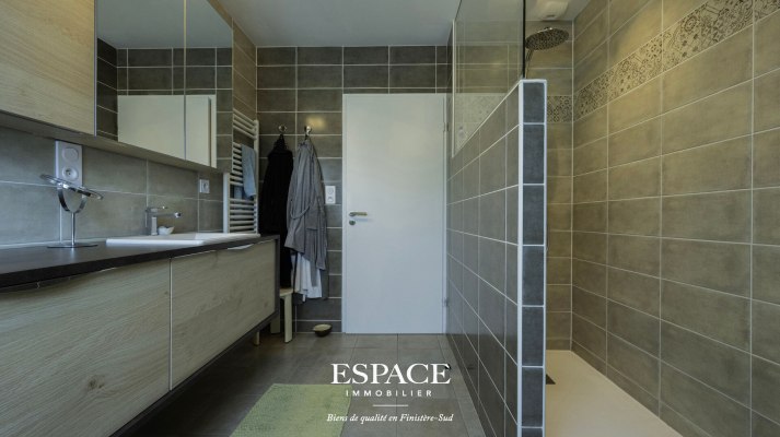 A vendre à Concarneau appartement d'exception 4 pièces de 102 m² en dernier étage avec grande