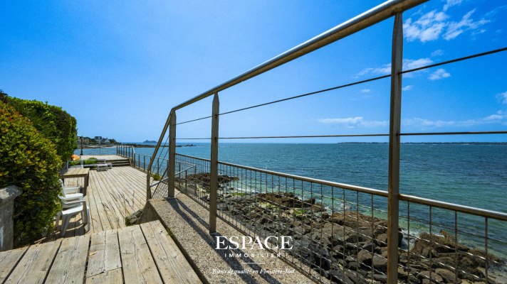 A vendre Concarneau La Corniche appartement de 93 m2 face à la mer.