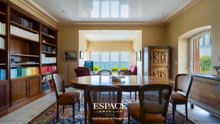 A vendre Concarneau La Corniche appartement de 93 m2 face à la mer.