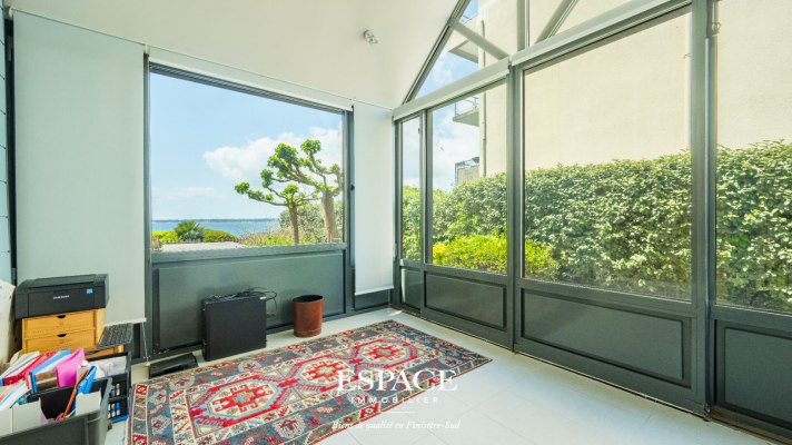 A vendre Concarneau La Corniche appartement de 93 m2 face à la mer.