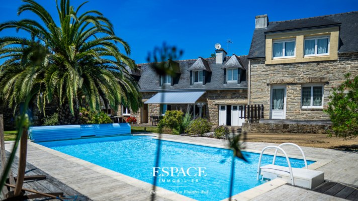 A vendre à la Foret-fouesnant - belle propriété de caractère avec deux maisons, piscine et dépendances