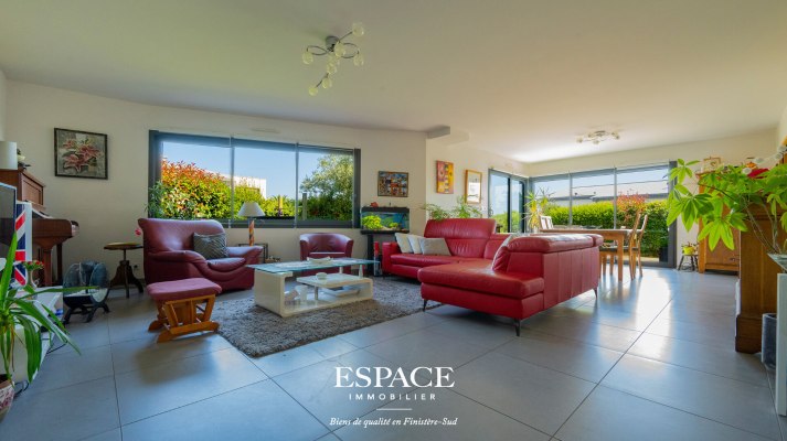 A vendre à Concarneau maison contemporaine de 187 m²  à deux pas de la plage des Sables Blancs