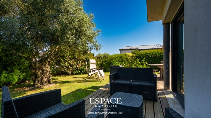 A vendre à Concarneau maison contemporaine de 187 m²  à deux pas de la plage des Sables Blancs