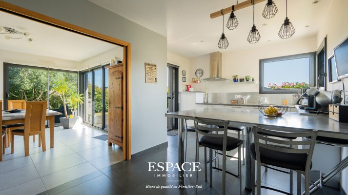 A vendre à Concarneau maison contemporaine de 187 m²  à deux pas de la plage des Sables Blancs