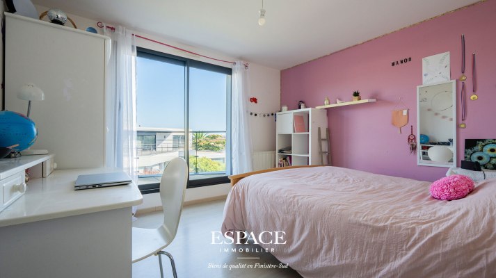 A vendre à Concarneau maison contemporaine de 187 m²  à deux pas de la plage des Sables Blancs