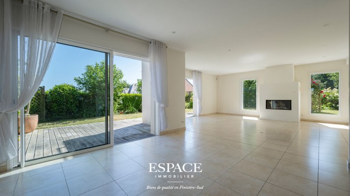 A vendre à Concarneau rive droite - maison contemporaine - architecture épurée, ascenseur, solarium - un bien rare entre centre-ville, plage et nature