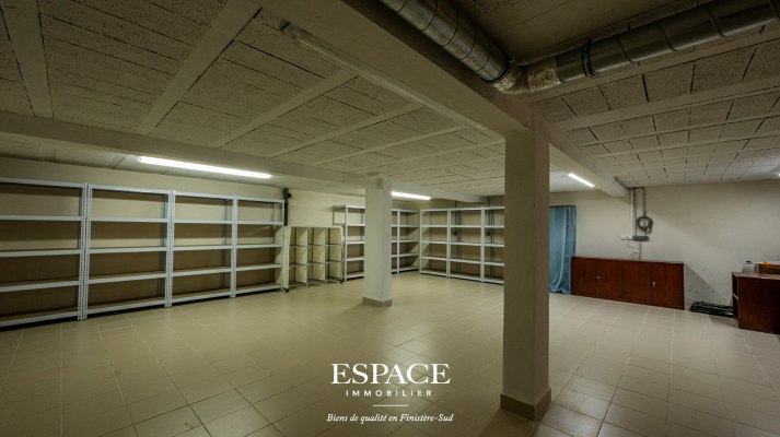 A vendre à Concarneau rive droite - maison contemporaine - architecture épurée, ascenseur, solarium - un bien rare entre centre-ville, plage et nature