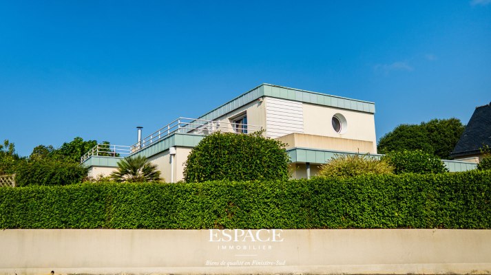 A vendre à Concarneau rive droite - maison contemporaine - architecture épurée, ascenseur, solarium - un bien rare entre centre-ville, plage et nature