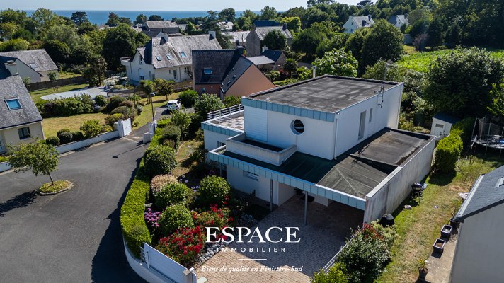 A vendre à Concarneau rive droite - maison contemporaine - architecture épurée, ascenseur, solarium - un bien rare entre centre-ville, plage et nature