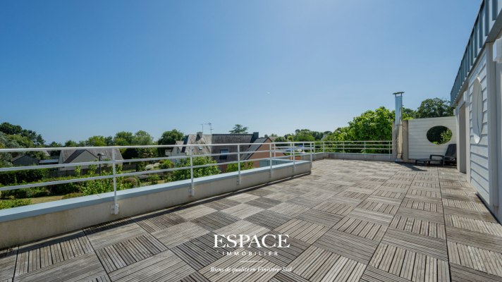 A vendre à Concarneau rive droite - maison contemporaine - architecture épurée, ascenseur, solarium - un bien rare entre centre-ville, plage et nature