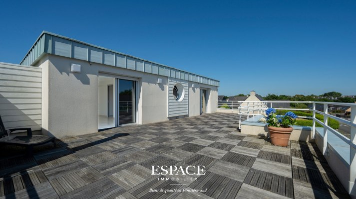 A vendre à Concarneau rive droite - maison contemporaine - architecture épurée, ascenseur, solarium - un bien rare entre centre-ville, plage et nature