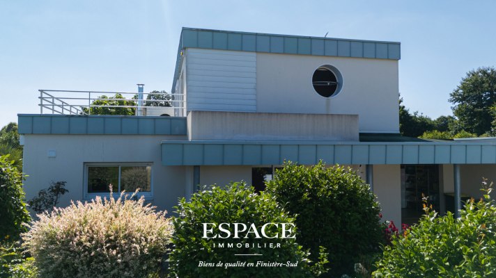 A vendre à Concarneau rive droite - maison contemporaine - architecture épurée, ascenseur, solarium - un bien rare entre centre-ville, plage et nature