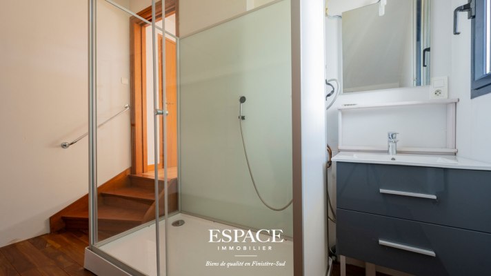 A vendre à Concarneau Le Cabellou à 100 m de la plage - Maison d'architecte avec piscine et jardin paysager