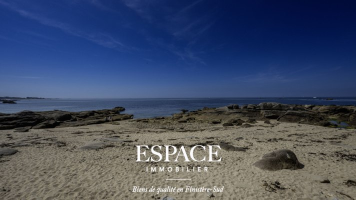 A vendre à Concarneau Le Cabellou à 100 m de la plage - Maison d'architecte avec piscine et jardin paysager