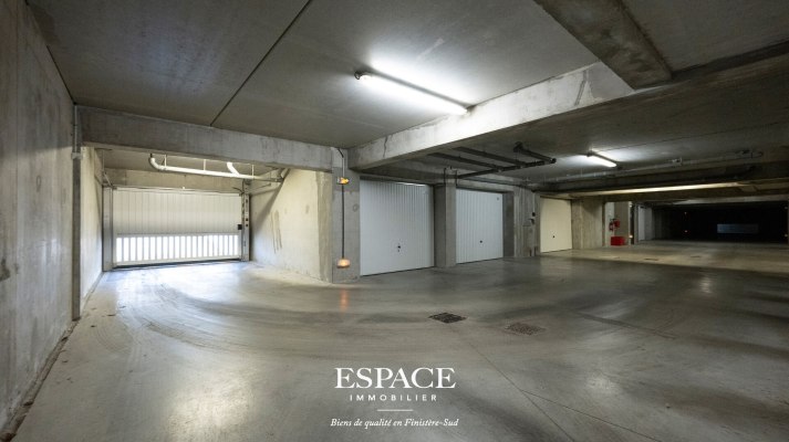 Rare à la vente - Corniche, Concarneau - 3 pièces avec intérieur soigné, terrasse et garage à 100 m de la mer.