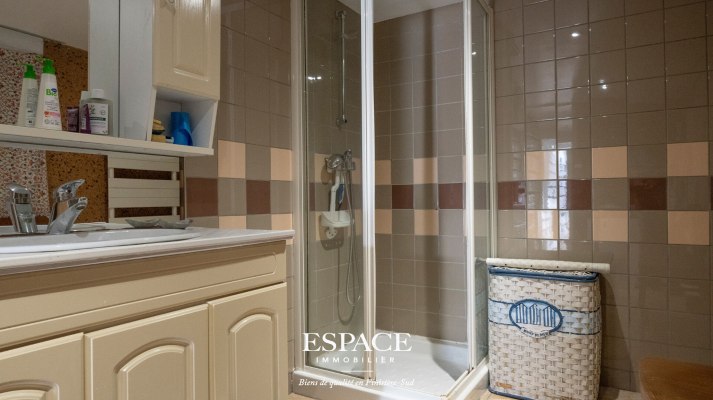 A vendre à Trégunc près des plages - charme breton - pierres anciennes et jardin paysager de 4 320 m²