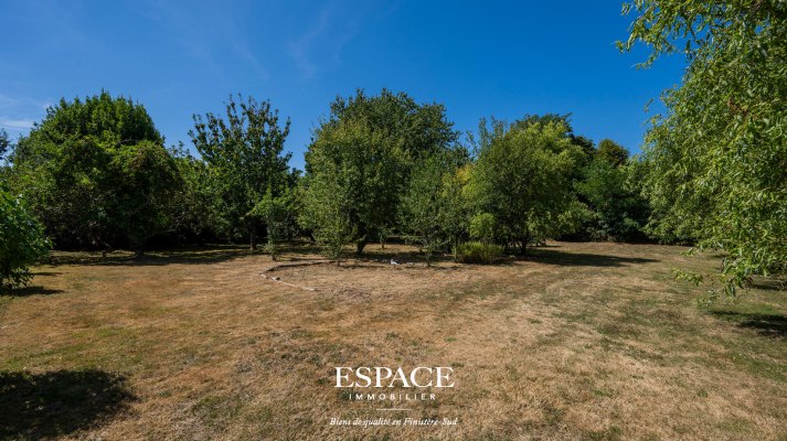 A vendre à Trégunc près des plages - charme breton - pierres anciennes et jardin paysager de 4 320 m²