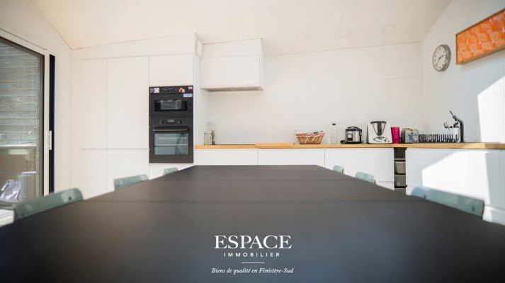 CONCARNEAU CENTRE-VILLE - MAISON ESPRIT LOFT DE 200 M2 AVEC TERRASSE ET GARAGE