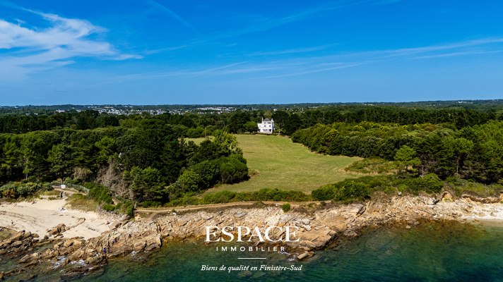 Concarneau - un écrin de nature en bord de mer - une demeure de charme à réinventer