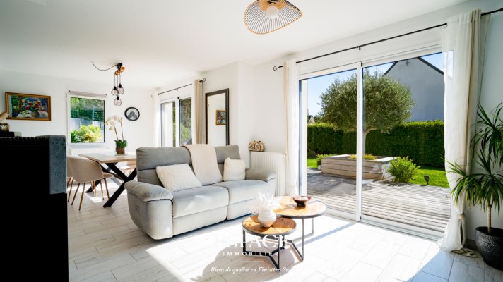 A vendre à Concarneau - contemporaine lumineuse et fonctionnelle de 2017 à deux pas de la voie verte