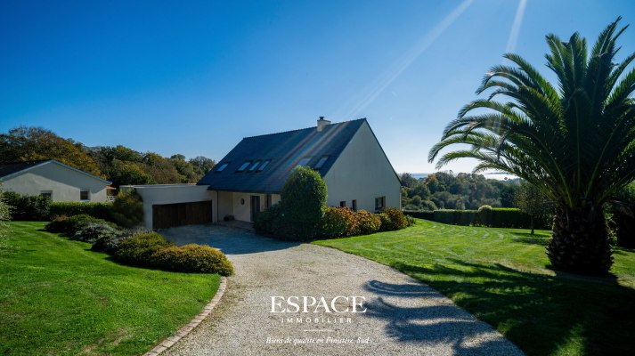 A vendre à la Foret-Fouesnant - Vue mer et Golf - maison familiale dans un cadre exceptionnel