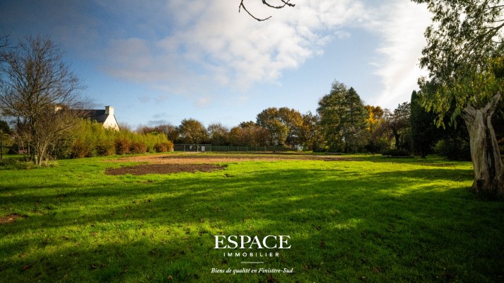 A vendre à Concarneau terrain à bâtir de 2015 m2