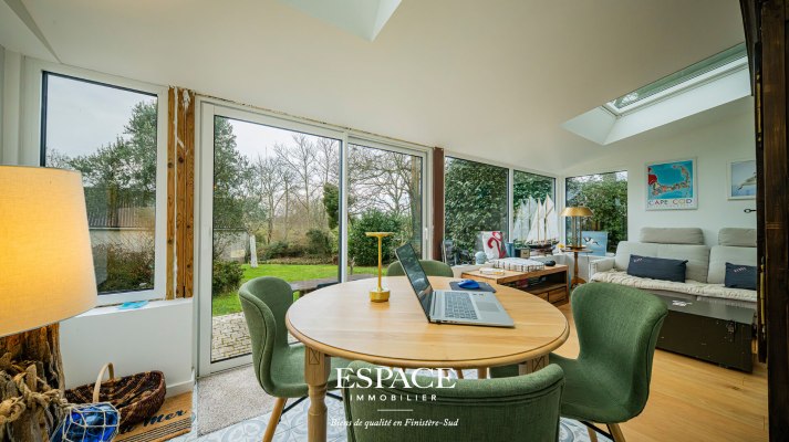 Concarneau Ouest  Maison sur 5 000 m² de terrain avec potager et grand hangar