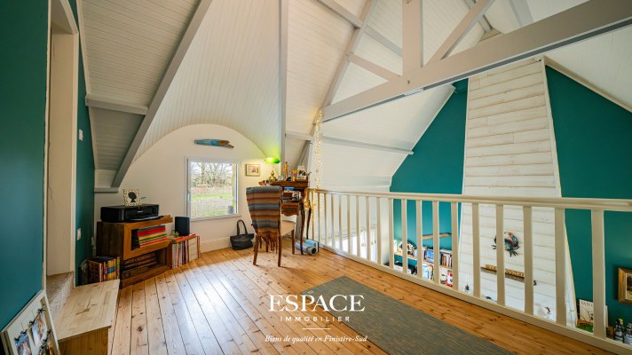 Concarneau Ouest  Maison sur 5 000 m² de terrain avec potager et grand hangar