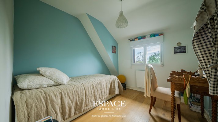 Concarneau Ouest  Maison sur 5 000 m² de terrain avec potager et grand hangar