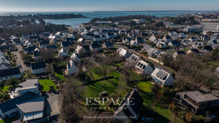 A Concarneau rive gauche - terrain de 1 164 m² - calme, mer et commodités à pied