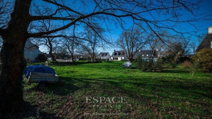 A Concarneau rive gauche - terrain de 1 164 m² - calme, mer et commodités à pied