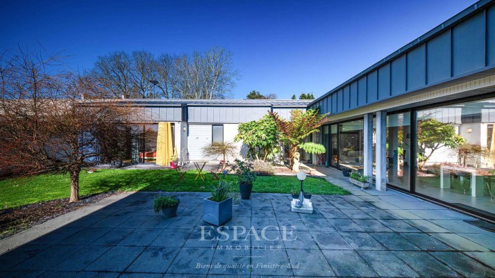 Concarneau - centre-ville à pied - maison entièrement de plain-pied - garage / atelier exceptionnel de 160 m²