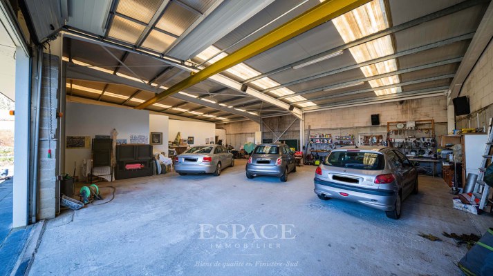 Concarneau - centre-ville à pied - maison entièrement de plain-pied - garage / atelier exceptionnel de 160 m²